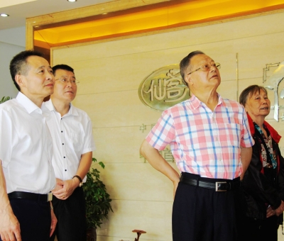 推進農(nóng)業(yè)發(fā)展抓好生產(chǎn)落實，仙客來因為他的到來備受鼓舞！