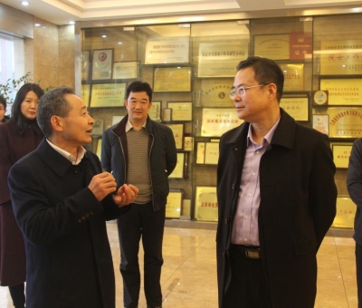 省稅務(wù)局領(lǐng)導(dǎo)送政策、送溫暖！為仙客來公司高質(zhì)量發(fā)展助力