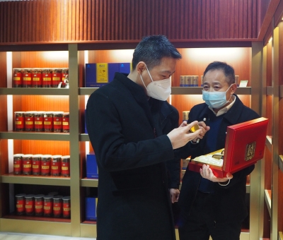 市委常委、市紀委書記熊明一行到仙客來公司走訪慰問并調(diào)研食品安全工作