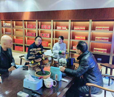 廬山市委常委、副市長袁勇春節(jié)期間赴仙客來招商